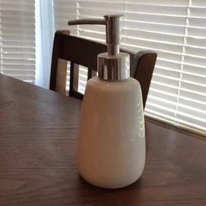 Mainstay Lotion Bottle Dispenser